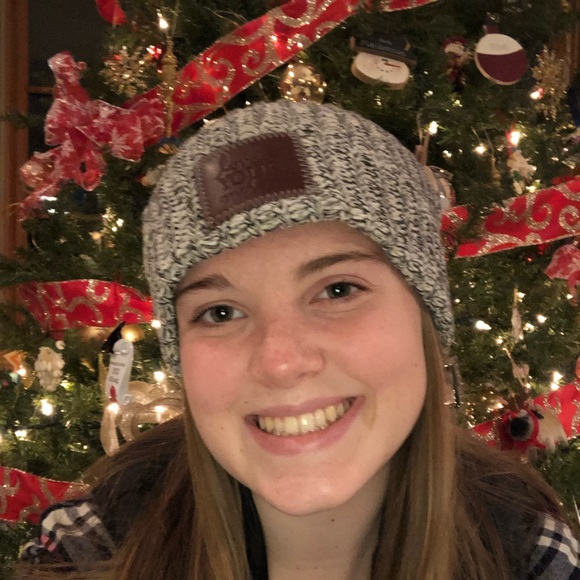 Meet your Posher, Olivia - Picture 6 of 6